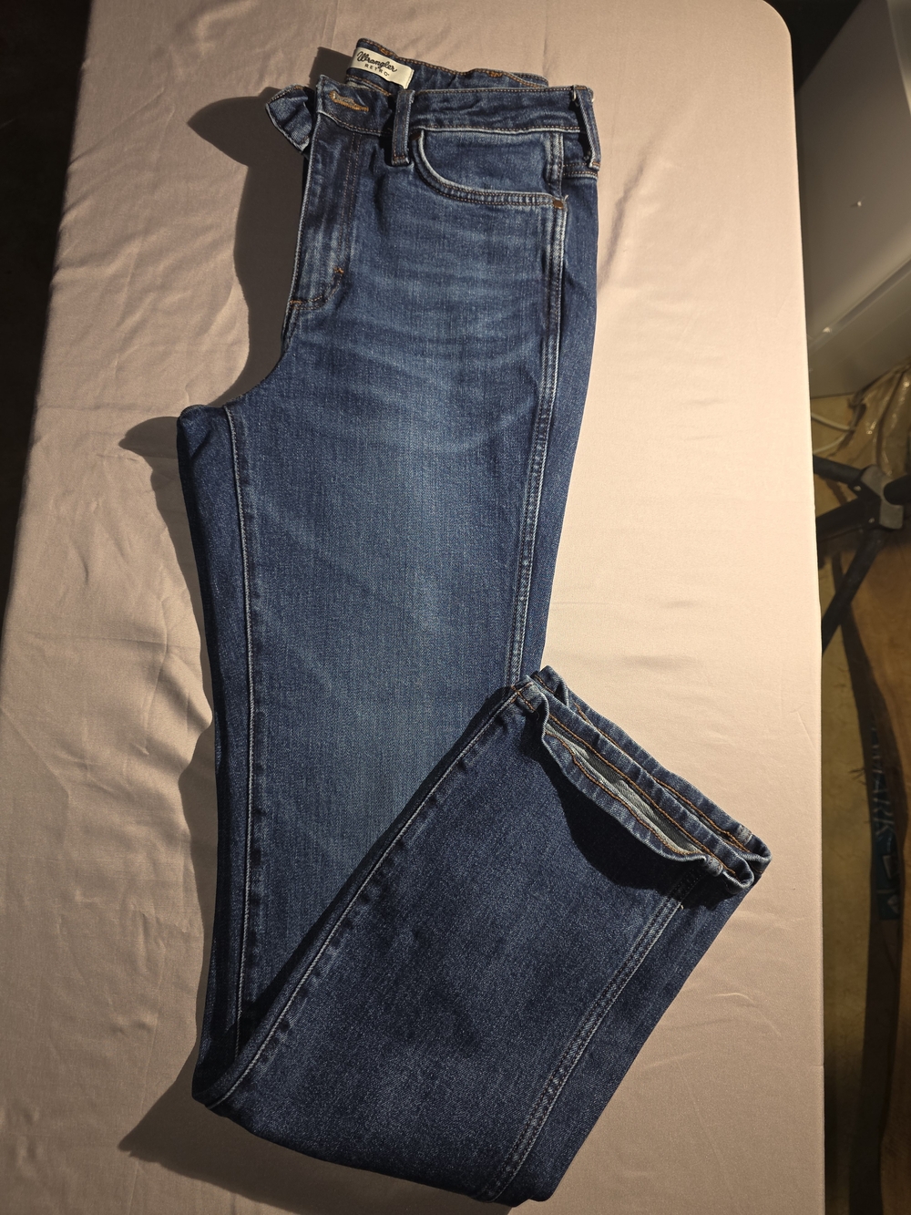 Women’s Wrangler Retro Boot Cut Jeans in Dark Blue 30/34 34" Inseam